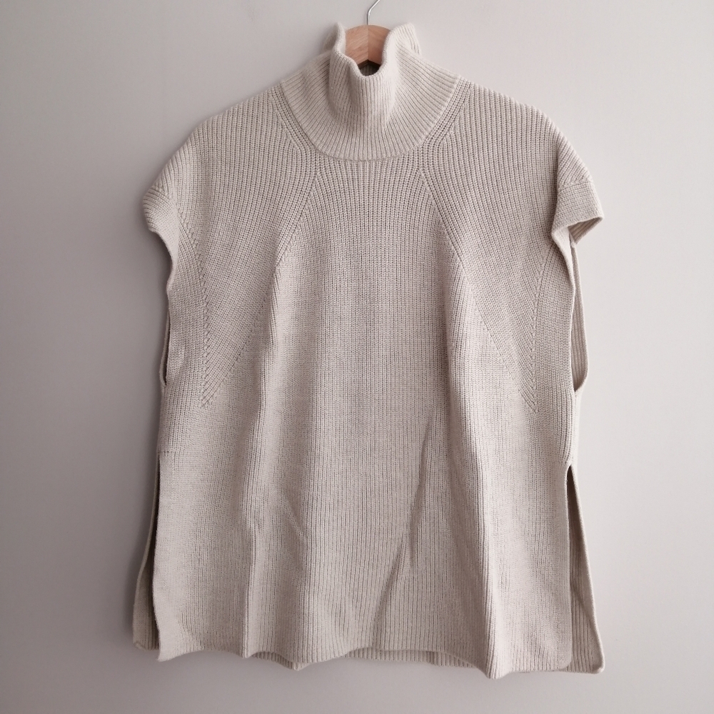 Lululemon Merino Wool Knit Sweater Vest Oatmeal Bone Medium